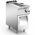 Single chamber fryer, capacity
15 liters, complete with 1 basket, 1
lid and 1 lower grate.
Dimensions: 400-730-870h.