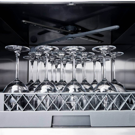 Zmywarko wyparzarka, uniwersalna, dozownik płynu myjącego, pompa zrzutowa, pompa wspomagająca płukanie, P 3.4/4.9 kW, U 230/400 V 801517 STALGAST