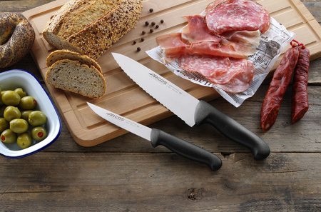 Nóż szefa kuchni ząbkowany, seria 2900, Arcos, czarny, (L)333mm HENDI 292115