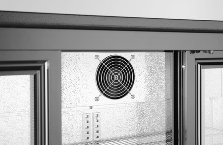 Lodówka barowa z potrójnymi drzwiami suwanymi, Arktic, 308 l, czarna HENDI 235836