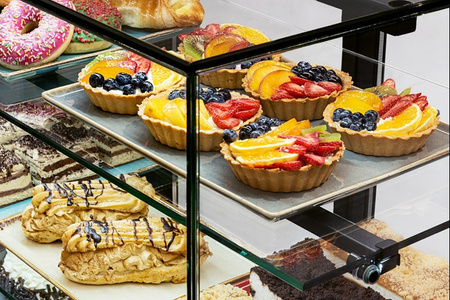 Witryna cukiernicza chłodnicza Dolce Visione Basic 1300 BIANCO | 1300x670x1300 mm