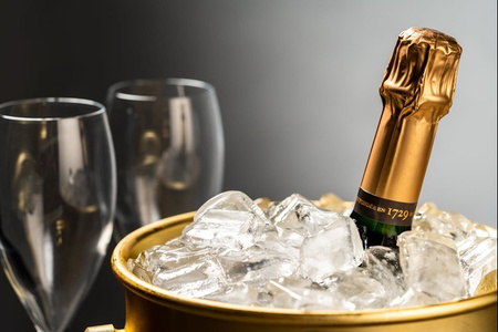 Kostkarka do lodu Hoshizaki KM 140C-HC-W | 138 kg/24h | chłodzona powietrzem | czyszczenie automatyczne | kostka półksiężyc | 38x29x13 mm