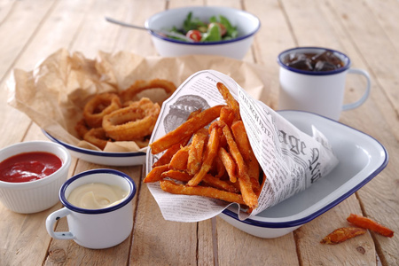 Papier pergaminowy - nadruk gazety 240x350 mm - opak. 500 szt. HENDI 678107