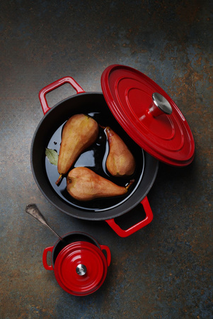 Garnek żeliwny emaliowany, HENDI, 3,4L, czerwony, 320x240x(H)105mm  | 626832