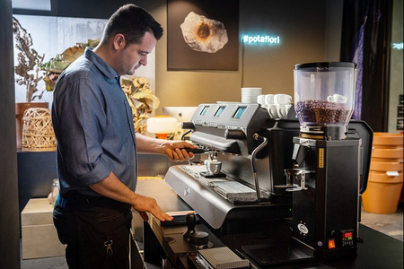 Ekspres kolbowy do kawy Tecnique HX 2GR Black | 2-grupowy