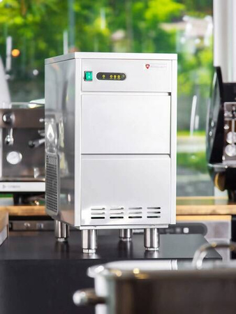 Kostkarka do lodu | 24kg/24h | zasobnik 5kg | czynnik R290 | chłodzona wodą | 330x470x580mm | RESTO QUALITY RQ24W