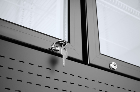 Lodówka barowa z podświetlanym panelem Arktic – 512 l, czarna HENDI 233795